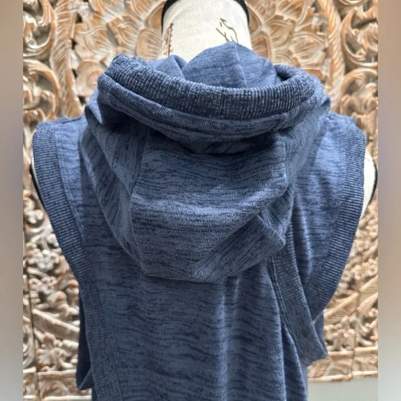Athleta Workout Blue, Front Zip Hooded Vest with Criss Cross Back- size M - Picture 5 of 9